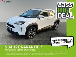 Weiß Neu 2025 Toyota Yaris Hybrid Limousine | 27.990 € (Guter Preis)