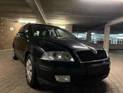 Schwarz Gebraucht 2007 Skoda Octavia Kombi | 3.200 € (Fairer Preis)