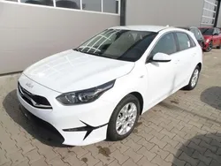 Weiß Neu 2024 Kia Ceed 4 Limousine | 27.990 € (Guter Preis)
