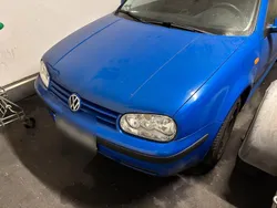 Blau Gebraucht 2000 VW Golf IV Limousine | 830 € (Guter Preis)