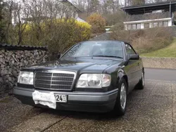 Schwarz Gebraucht 1993 Mercedes E220 Sportline Cabrio | 23.100 €