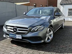 Grau Gebraucht 2016 Mercedes E200 Avantgarde Limousine | 20.990 € (Fairer Preis)