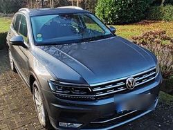 Grau Gebraucht 2016 VW Tiguan Highline SUV | 19.250 € (Fairer Preis)