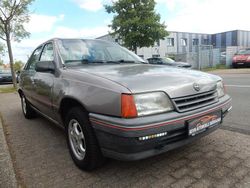 Grau Gebraucht 1990 Opel Kadett Limousine | 1.199 €