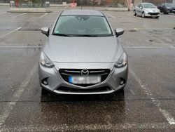 Grau Gebraucht 2015 Mazda 2 Kombi | 12.390 € (Fairer Preis)