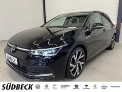 Schwarz Gebraucht 2022 VW Golf VIII Style Limousine | 21.990 € (Etwas zu teuer)