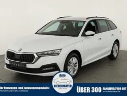 Moon weiß metallic Gebraucht 2024 Skoda Octavia Ambition Kombi | 28.995 € (Guter Preis)