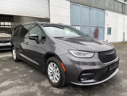 Grau Gebraucht 2021 Chrysler Pacifica Touring SUV | 32.000 € (Fairer Preis)