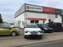 Weiß Gebraucht 2022 Citroën e-C4 Feel Limousine | 16.900 € (Superpreis)