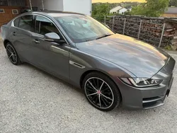 Grau Gebraucht 2016 Jaguar XE Prestige Limousine | 9.999 € (Guter Preis)