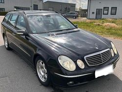 Schwarz Gebraucht 2005 Mercedes E220 Avantgarde Kombi | 1.899 €
