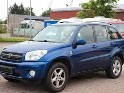 Blau Gebraucht 2004 Toyota RAV4 SUV | 3.790 € (Guter Preis)