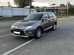 Braun Gebraucht 2017 Mitsubishi Outlander Diamant Edition SUV | 17.990 € (Fairer Preis)