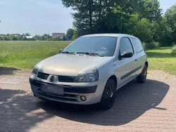 Silber Gebraucht 2003 Renault Clio II Extreme Limousine | 2.200 € (Etwas zu teuer)