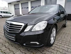 Obsidianschwarz metalliclack Gebraucht 2010 Mercedes E200 Limousine | 7.500 € (Superpreis)