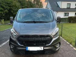 Grau Gebraucht 2019 Ford Tourneo Custom Titanium Van / Kleinbus | 33.400 € (Fairer Preis)