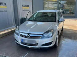 Grau Gebraucht 2010 Opel Astra Innovation Kombi | 2.600 € (Fairer Preis)