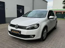 Candy weiß Gebraucht 2010 VW Golf VI Team Limousine | 5.640 € (Fairer Preis)