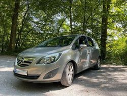 Braun Gebraucht 2010 Opel Meriva Innovation Van / Kleinbus | 3.100 € (Fairer Preis)