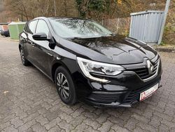 Schwarz Gebraucht 2016 Renault Mégane IV Life Limousine | 6.950 € (Fairer Preis)