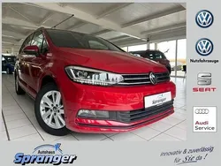 Rot Gebraucht 2022 VW Touran Comfortline Van / Kleinbus | 27.680 € (Fairer Preis)