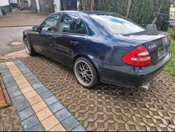 Blau Gebraucht 2002 Mercedes E240 Classic Limousine | 2.000 € (Superpreis)