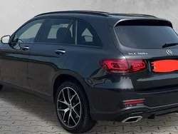Andere außenfarben Gebraucht 2019 Mercedes GLC300 AMG line SUV | 35.800 € (Fairer Preis)