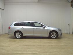 Silber Gebraucht 2023 VW Passat Pro Limousine | 21.480 € (Guter Preis)