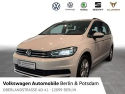 Pure white Gebraucht 2020 VW Touran Comfortline Van / Kleinbus | 24.870 € (Fairer Preis)