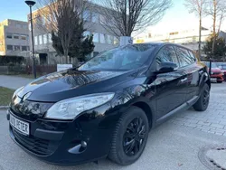Schwarz Gebraucht 2011 Renault Mégane III Dynamique Limousine | 3.690 € (Fairer Preis)
