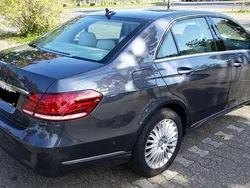 Grau Gebraucht 2013 Mercedes E250 Elegance Limousine | 25.000 € (Fairer Preis)