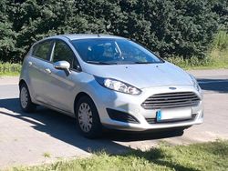 Silber Gebraucht 2014 Ford Fiesta Kleinwagen | 5.555 €