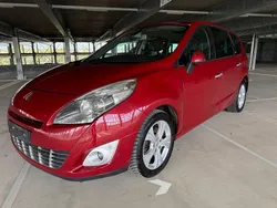 Rot Gebraucht 2010 Renault Scénic III Luxe Van / Kleinbus | 4.990 € (Fairer Preis)