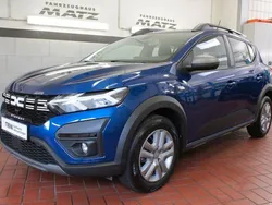 Blau Gebraucht 2023 Dacia Sandero Stepway Kleinwagen | 15.875 € (Guter Preis)