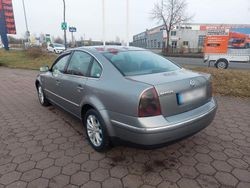 Silber Gebraucht 2001 VW Passat Limousine | 900 € (Guter Preis)
