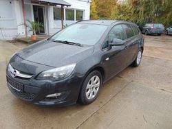 Graphitschwarz/carbon midnight Gebraucht 2015 Opel Astra Style Kombi | 5.899 € (Guter Preis)