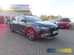 Grau Gebraucht 2024 Ford Focus Active X Limousine | 25.990 € (Fairer Preis)