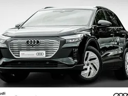 Mythosschwarz metallic Gebraucht 2024 Audi Q4 e-tron Ambiente SUV | 48.822 € (Teuer)