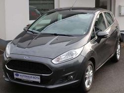 Grau Gebraucht 2017 Ford Fiesta Celebration Kleinwagen | 11.850 € (Teuer)