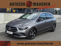 Mountaingrau met. Gebraucht 2020 Mercedes B200 Progressive Van / Kleinbus | 27.990 € (Fairer Preis)