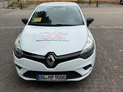 Weiß Gebraucht 2016 Renault Clio IV Life Limousine | 6.300 € (Guter Preis)