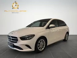 Weiß Gebraucht 2019 Mercedes B200 Van / Kleinbus | 20.999 € (Fairer Preis)