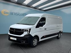 Weiß Neu 2025 Renault Master Limousine | 38.549 € (Etwas zu teuer)