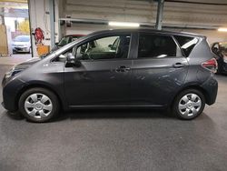 Grau Gebraucht 2014 Toyota Verso-S Life Van / Kleinbus | 11.500 € (Etwas zu teuer)