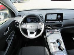 Braun Gebraucht 2023 Hyundai Kona Trend SUV | 22.990 € (Fairer Preis)