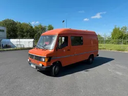 Orange Gebraucht 1983 Mercedes T1 Van | 20.000 €