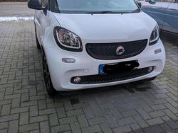 Weiß Gebraucht 2017 Smart ForTwo Coupé Passion Kleinwagen | 7.450 € (Fairer Preis)