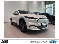 Weiß Gebraucht 2022 Ford Mustang Mach-E SUV | 39.698 € (Teuer)