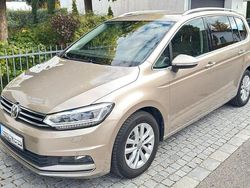 Beige Gebraucht 2018 VW Touran Highline Van / Kleinbus | 18.900 € (Fairer Preis)
