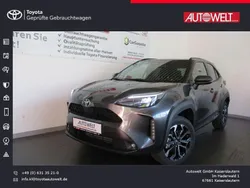 Grau Neu 2025 Toyota Yaris Cross SUV | 30.631 €